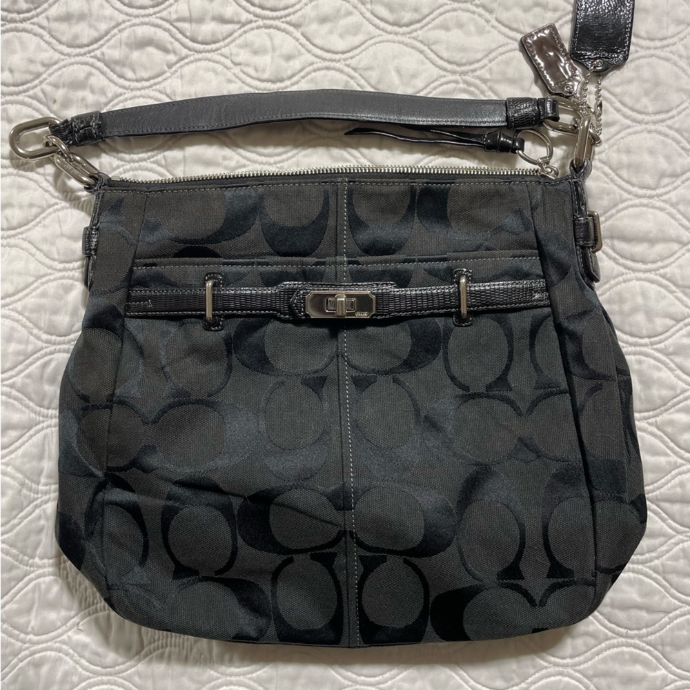 Coach Chelsea Ashlyn Black Signature Shoulder Bag No. 17834